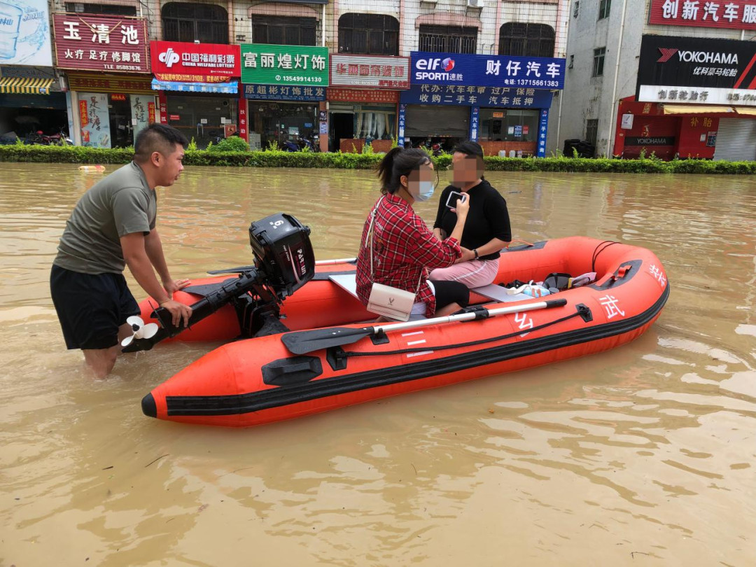滚动 | 暴雨来袭，广东多地党员群众奋战防汛救灾一线