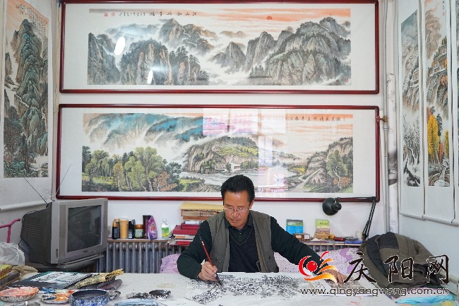 执笔四十载绘百态人生——记中国美术家学术研究会会员、中国红旗书画院院士张军峰