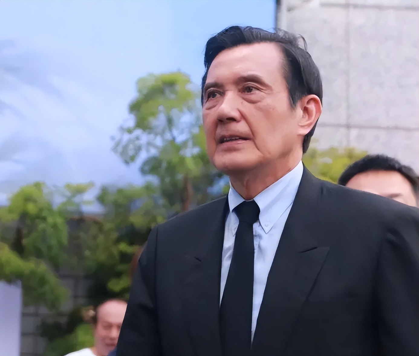 台当局强推“第二母语”，要教师用英语教中文，马英九破口大骂