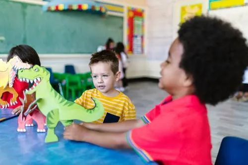 幼儿园中班观察笔记观察人物：玩拼图的孩子