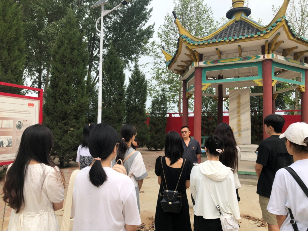 新乐法院开展青年学生志愿者参观红色教育基地主题党建活动