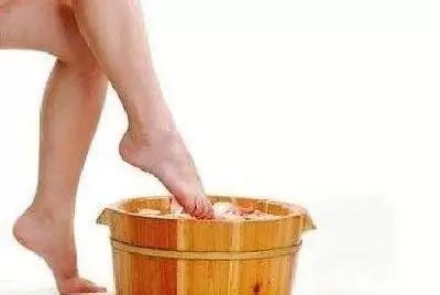 这个治脚气的办法，夏天用最好使！