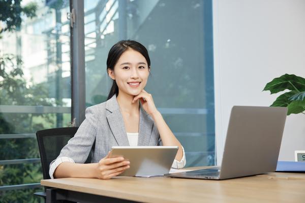 北京中鼎经纬实业发展有限公司打造时尚假发：女性朋友必备的美妆小技巧
