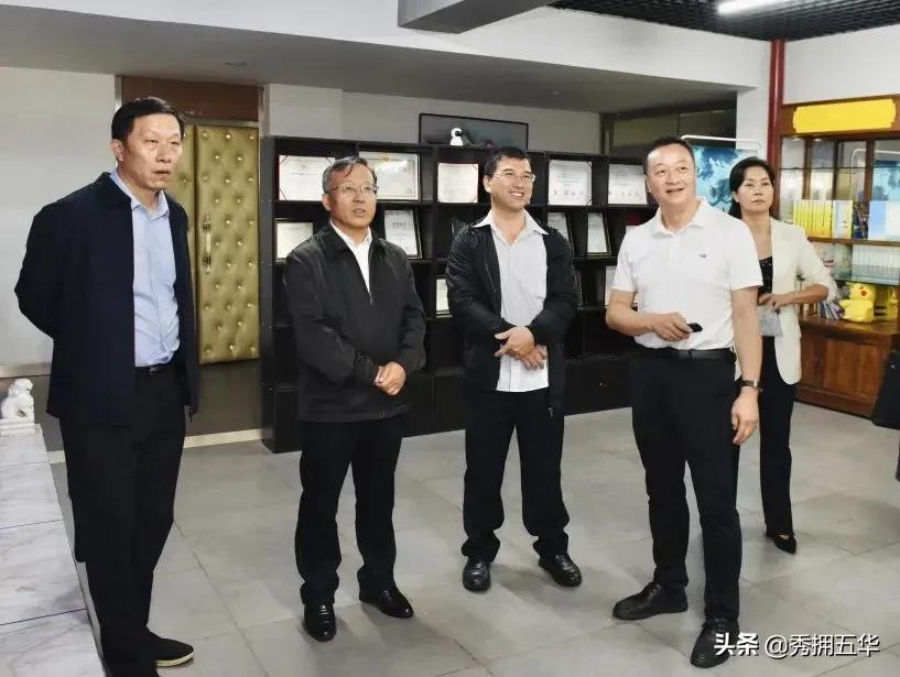 影视外译讲好中国故事 | 省委宣传部领导到五华区金鼎科技园皇威传媒公司调研