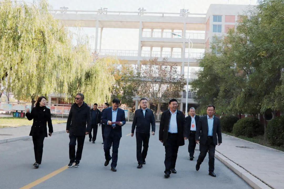 海北州教育局组团赴山东省各异地办班学校调研交流