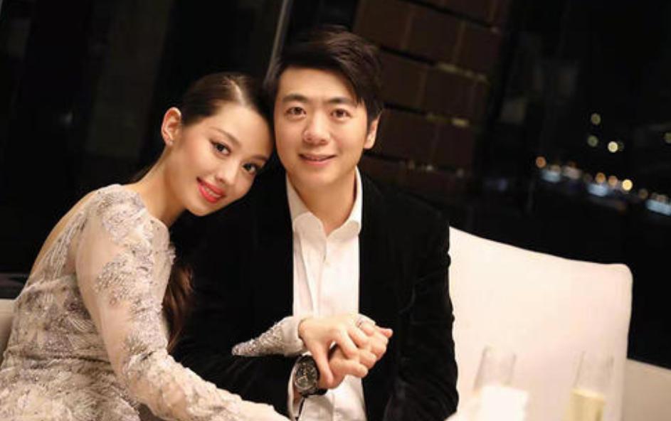 郎朗与吉娜频频合体秀恩爱，旧爱巩新亮不被认可究竟输在哪？