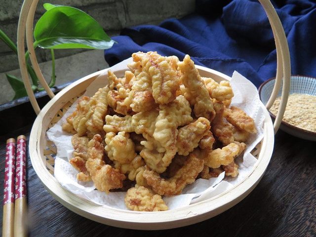干炸里脊外酥里嫩到底怎么做？这一招教会你！学会宴客倍有面子！
