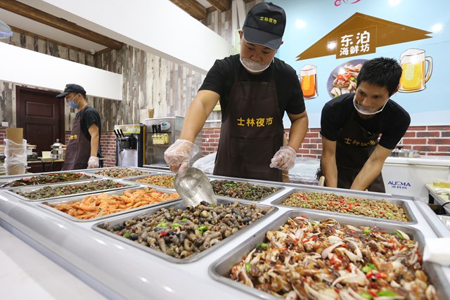 想吃台湾美食？来西海岸就行！士林夜市金沙滩啤酒城开市