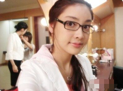 张紫妍自杀再添猛料：旅行前被要求一天陪睡10名男性，拒绝就挨打！