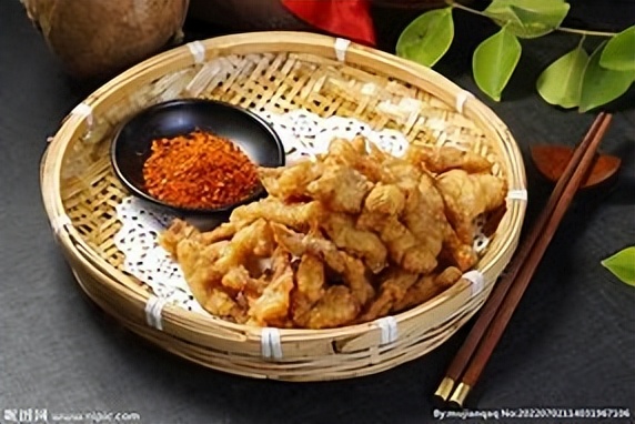 小酥肉：一道菜的富贵与吉祥，如何用食物表达心意