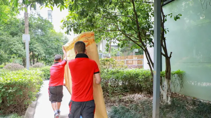 搬家送礼攻略：朋友搬家送什么礼物好？有讲究吗？这5件东西随便送！