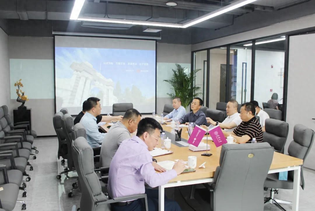 北京黑龙江企业商会会长、中发实业集团总裁戴迪莅临双创街控股