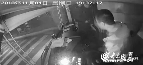 “你车上有杀人嫌犯！”青岛司机15分钟路绕了半个小时，载30名乘客开进警方包围圈……