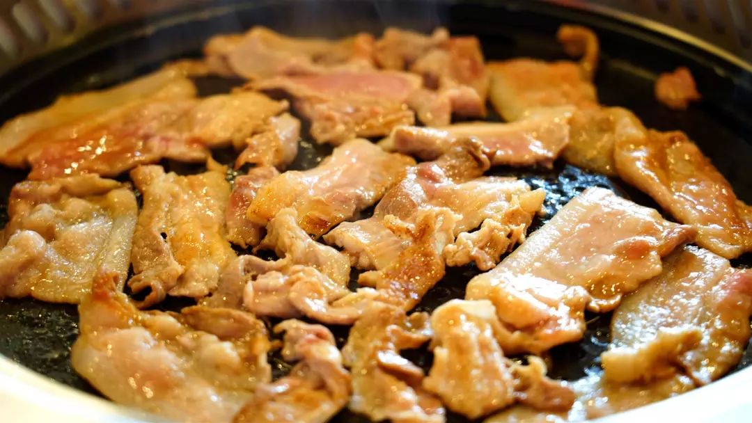 太原这家烤肉，正宗老北京炙子烤肉，一口入味！