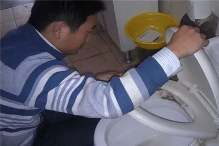 科勒马桶盖怎么拆？马桶盖如何安装？