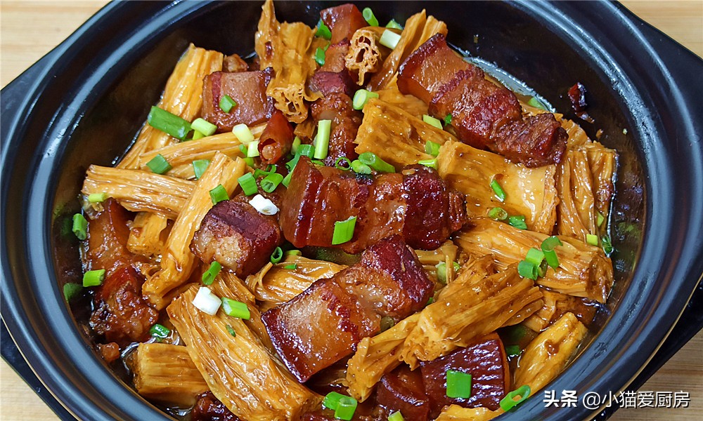 腐竹红烧肉这样做，香气浓郁，肥而不腻，软烂入味，别提多下饭了