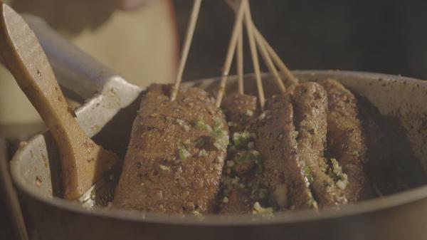 每周“准时开席”，B站美食纪录片《人生一串3》回归了