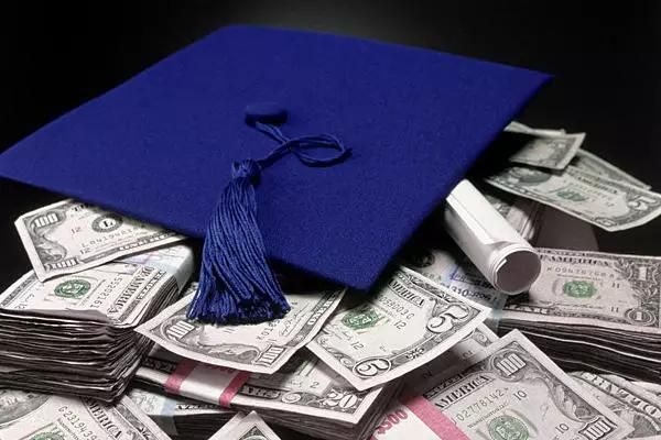 山东中医药大学成考大专学费多少钱一年？