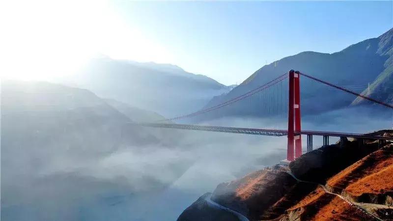 它只是座小城，却囊括了川西大半美景！高速直达！周末来回刚刚好！