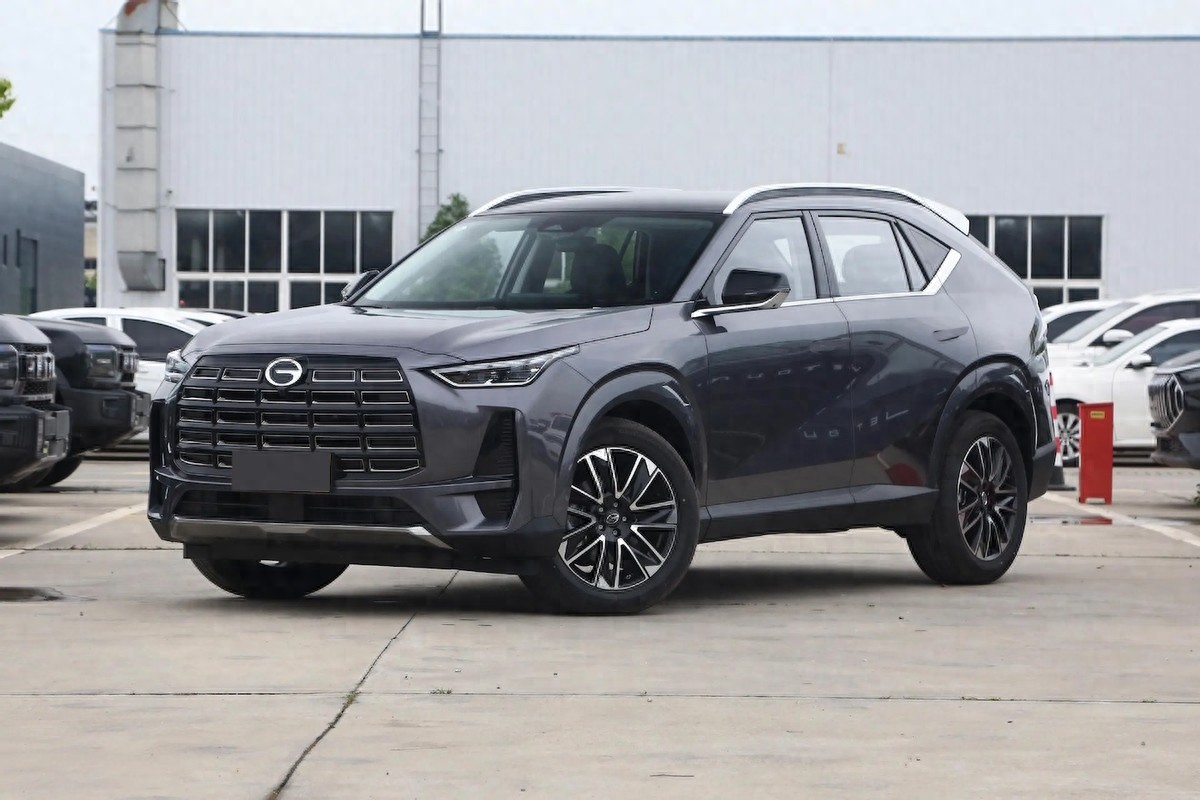 广汽传祺GS4全系1.5T动力、油耗6.8L，标配L2级辅驾，香不香？