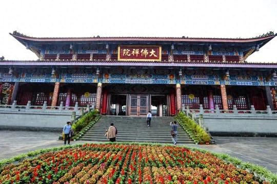 峨眉山旅游攻略