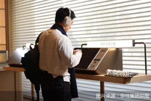 2025深蓝智库｜店长都用数字人，昔日“人力密集型”酒店业全面转型“人机协同”