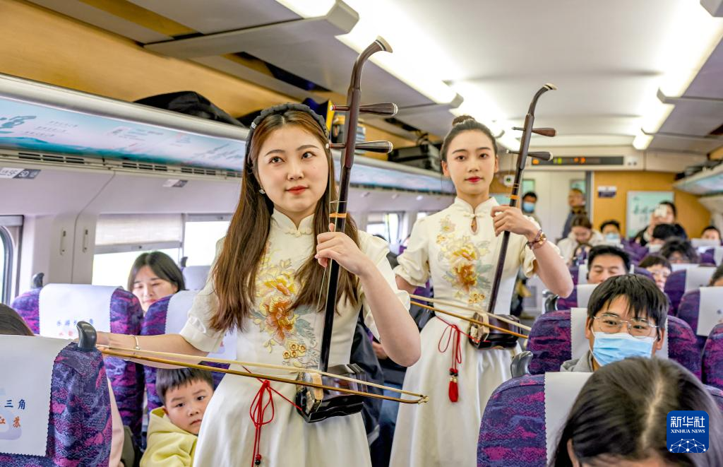 “水韵江苏”主题旅游列车首发